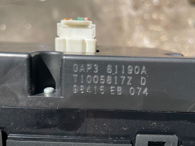 bontott MAZDA 6 Fűtéskapcsoló (digit klímás)