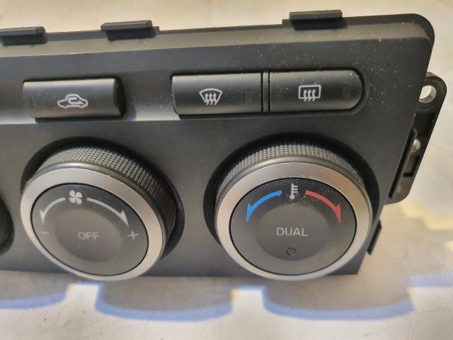 bontott MAZDA 6 Fűtéskapcsoló (digit klímás)