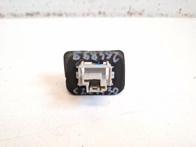 bontott MAZDA 6 Hátsó Rendszámtábla Világítás