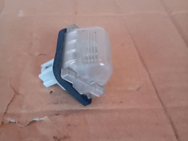 bontott MAZDA 6 Hátsó Rendszámtábla Világítás