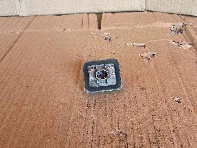 bontott MAZDA 6 Hátsó Rendszámtábla Világítás