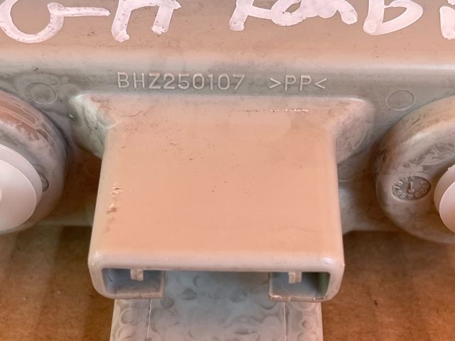 bontott MAZDA 6 Hátsó Tetőkárpit Takarófedél