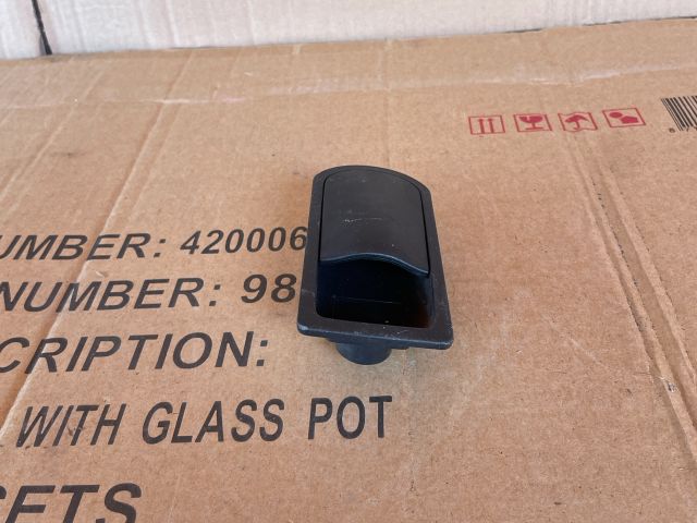 bontott MAZDA 6 Hátsó Üléstámla Döntő Kar / Gomb