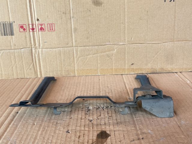 bontott MAZDA 6 Homlokfal Alsó Tartó