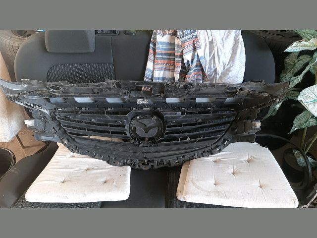 bontott MAZDA 6 Hűtőrács