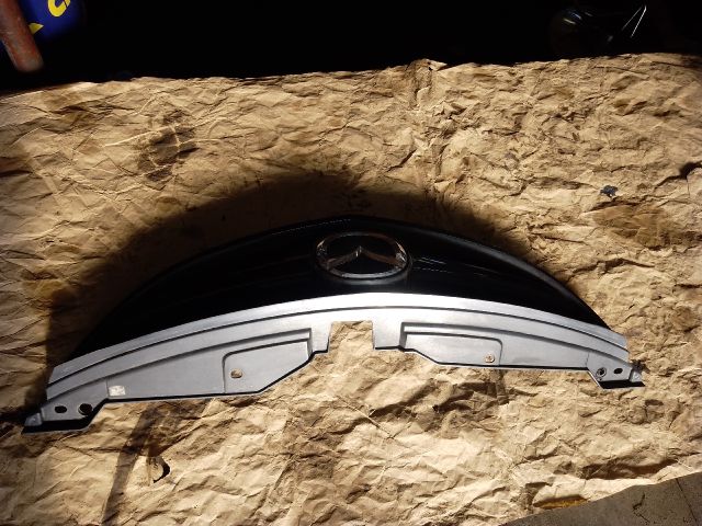 bontott MAZDA 6 Hűtőrács