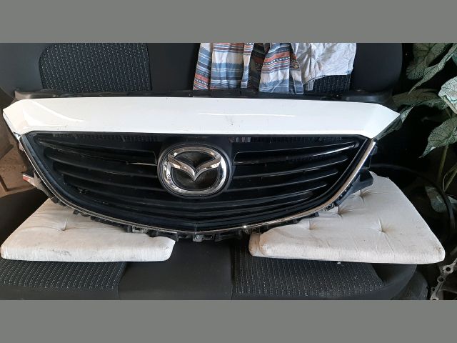 bontott MAZDA 6 Hűtőrács