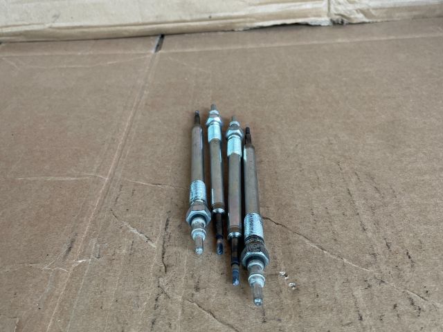 bontott MAZDA 6 Izzító/Gyújtó Gyertya