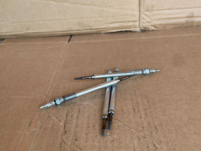 bontott MAZDA 6 Izzító/Gyújtó Gyertya