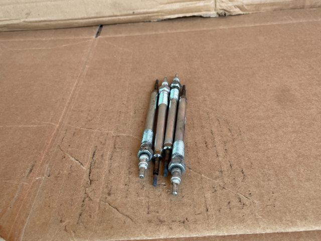 bontott MAZDA 6 Izzító/Gyújtó Gyertya