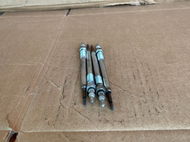 bontott MAZDA 6 Izzító/Gyújtó Gyertya