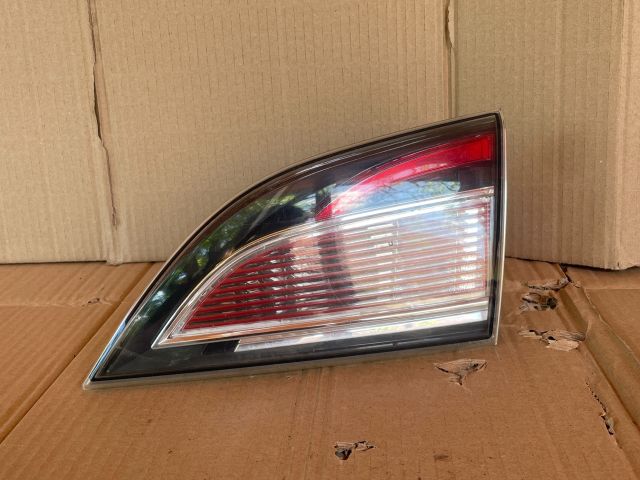 bontott MAZDA 6 Jobb Belső Hátsó Lámpa