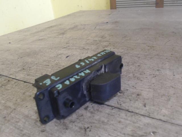 bontott MAZDA 6 Jobb első Ablakemelő Kapcsoló