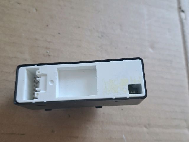 bontott MAZDA 6 Jobb első Ablakemelő Kapcsoló