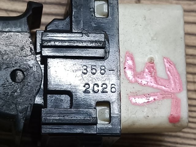 bontott MAZDA 6 Jobb első Ablakemelő Kapcsoló