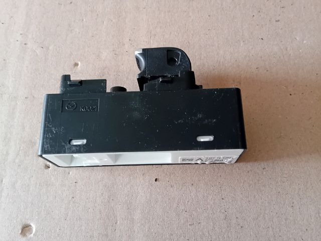 bontott MAZDA 6 Jobb első Ablakemelő Kapcsoló