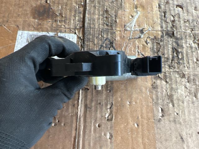 bontott MAZDA 6 Jobb első Ablakemelő Motor