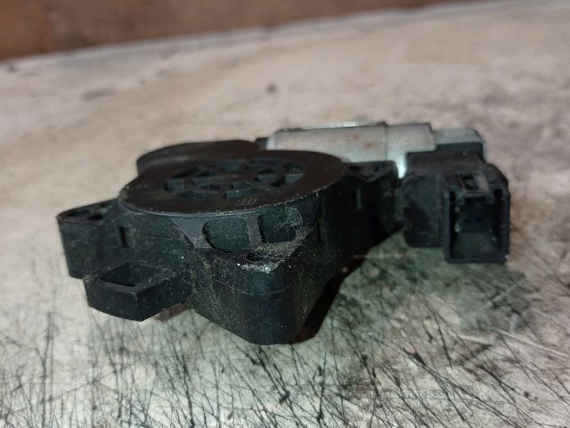 bontott MAZDA 6 Jobb első Ablakemelő Motor