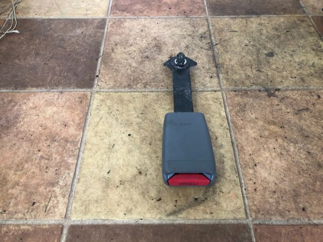 bontott MAZDA 6 Jobb első Biztonsági Öv Csat