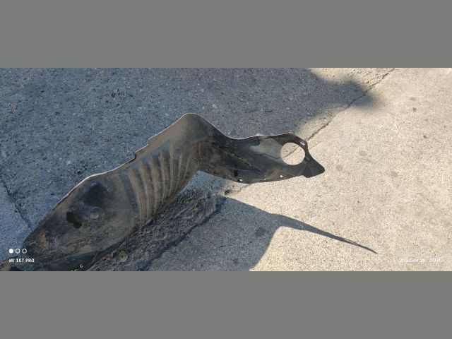 bontott MAZDA 6 Jobb első Dobbetét (Kerékjárati, Műanyag)