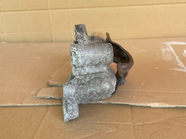 bontott MAZDA 6 Jobb első Féltengely Tartó