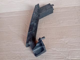 bontott MAZDA 6 Jobb első Lökhárító Tartó (Műanyag)