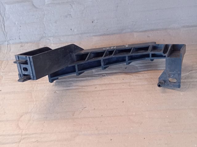 bontott MAZDA 6 Jobb első Lökhárító Tartó (Műanyag)