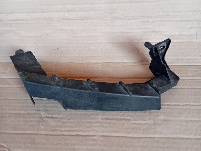 bontott MAZDA 6 Jobb első Lökhárító Tartó (Műanyag)