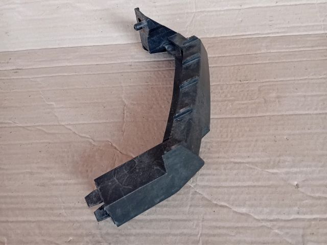 bontott MAZDA 6 Jobb első Lökhárító Tartó (Műanyag)