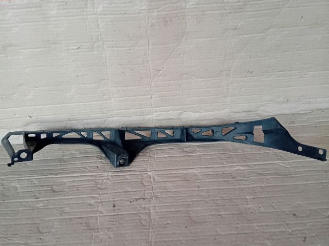 bontott MAZDA 6 Jobb első Lökhárító Tartó (Műanyag)