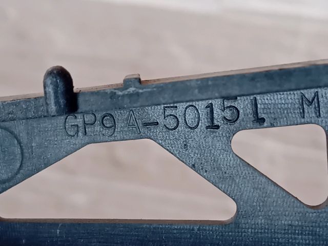 bontott MAZDA 6 Jobb első Lökhárító Tartó (Műanyag)