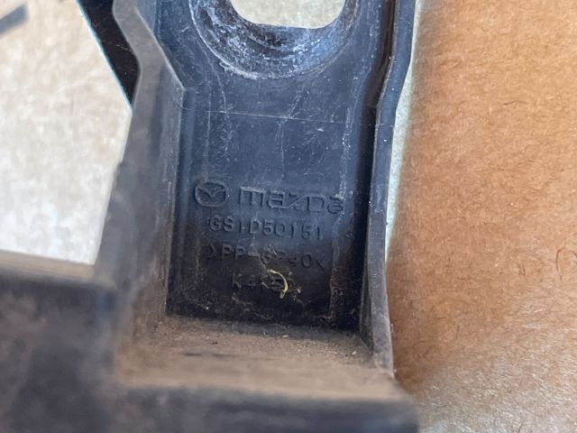 bontott MAZDA 6 Jobb első Lökhárító Tartó (Műanyag)