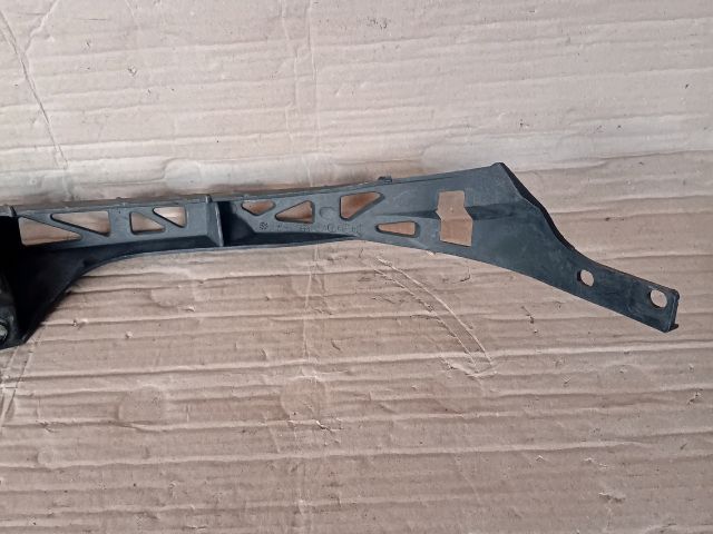 bontott MAZDA 6 Jobb első Lökhárító Tartó (Műanyag)