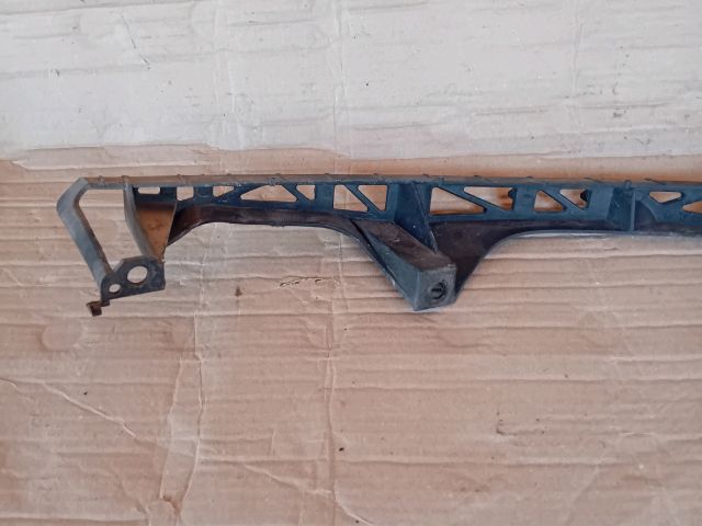 bontott MAZDA 6 Jobb első Lökhárító Tartó (Műanyag)