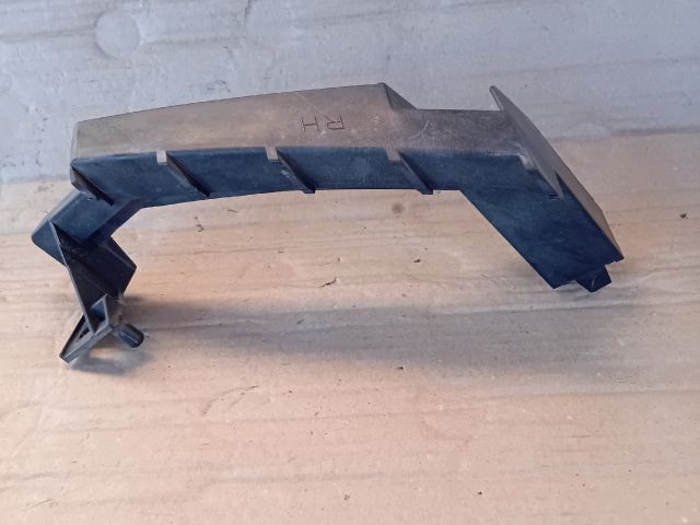 bontott MAZDA 6 Jobb első Lökhárító Tartó (Műanyag)