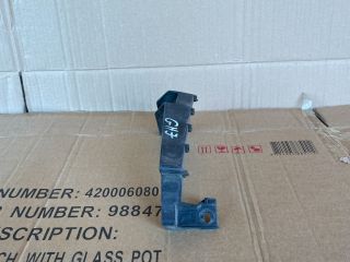 bontott MAZDA 6 Jobb első Lökhárító Tartó (Műanyag)