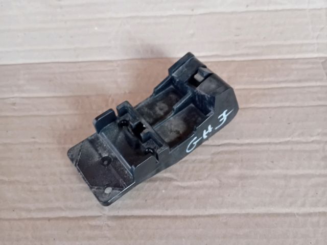 bontott MAZDA 6 Jobb első Lökhárító Tartó (Műanyag)