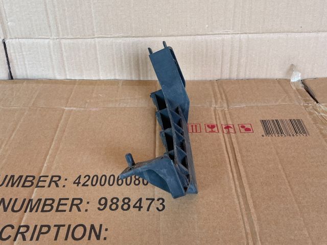 bontott MAZDA 6 Jobb első Lökhárító Tartó (Műanyag)