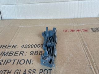 bontott MAZDA 6 Jobb első Oldal Lökhárító Tartó (Műanyag)