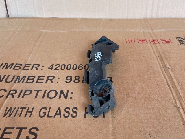 bontott MAZDA 6 Jobb első Oldal Lökhárító Tartó (Műanyag)