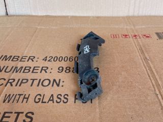 bontott MAZDA 6 Jobb első Oldal Lökhárító Tartó (Műanyag)