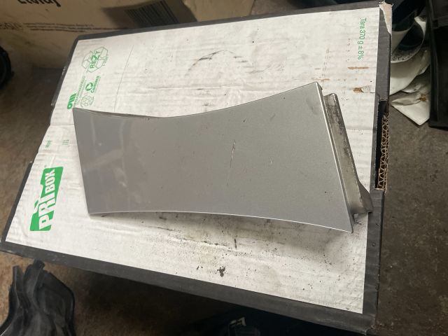 bontott MAZDA 6 Jobb első Sárvédő Díszléc