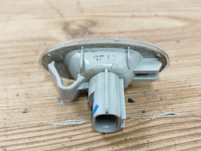 bontott MAZDA 6 Jobb első Sárvédő Irányjelző