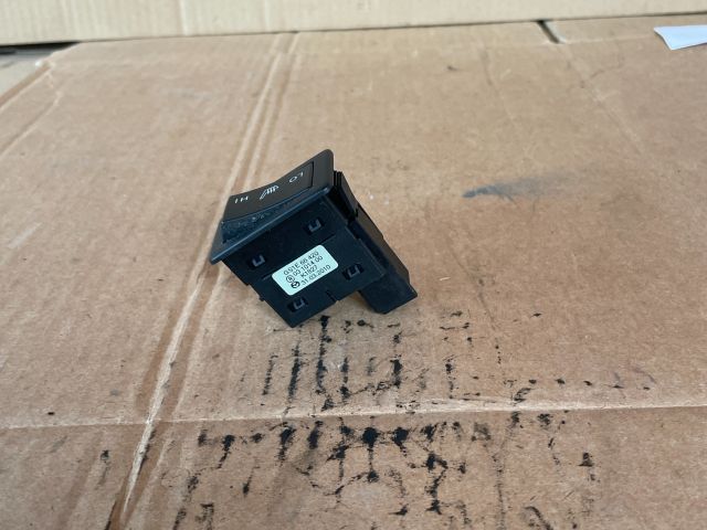 bontott MAZDA 6 Jobb első Ülésfűtés Kapcsoló