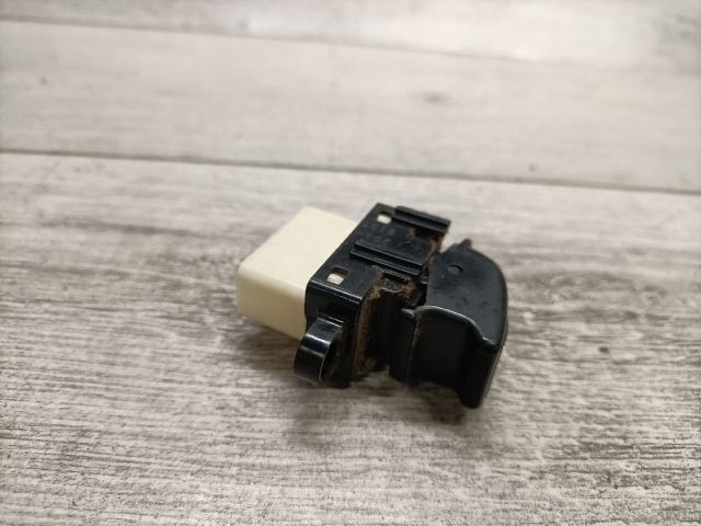 bontott MAZDA 6 Jobb hátsó Ablakemelő Kapcsoló