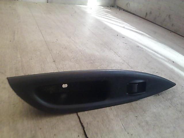 bontott MAZDA 6 Jobb hátsó Ablakemelő Kapcsoló