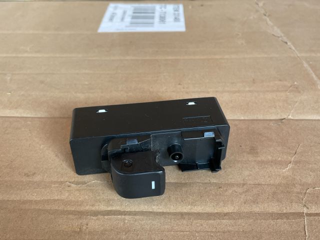 bontott MAZDA 6 Jobb hátsó Ablakemelő Kapcsoló