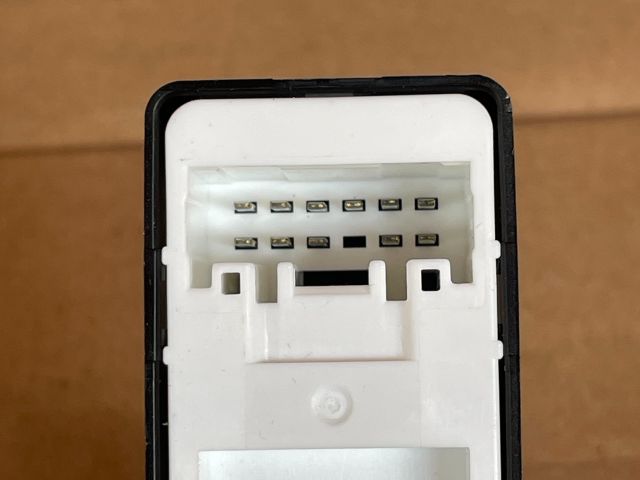 bontott MAZDA 6 Jobb hátsó Ablakemelő Kapcsoló