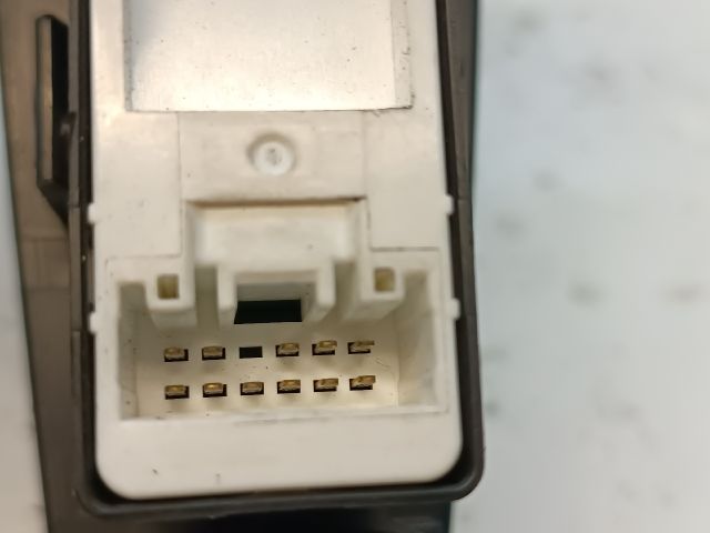 bontott MAZDA 6 Jobb hátsó Ablakemelő Kapcsoló