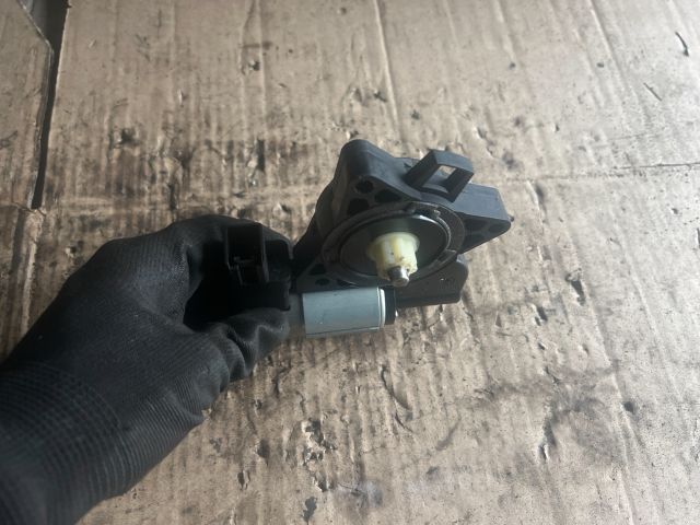 bontott MAZDA 6 Jobb hátsó Ablakemelő Motor